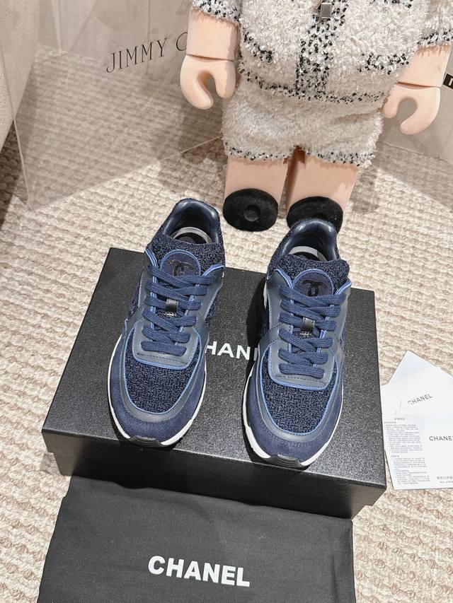 男款 Chanel香奈儿 专柜顶级休闲款运动鞋 这款经典设计；鞋面多种工艺电绣的风格；大底却时尚运动；不平凡的拥入了多种配色元素 多元化混搭非常好看百搭，休闲，