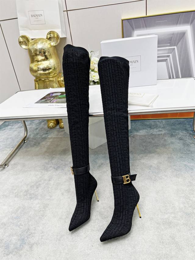 出厂价 Balmain 巴尔曼 Fw 秋冬新款针织靴！ 海外订购原版，1:1完美复刻！ 鞋面：原版定制飞织鞋面 内里..垫脚：牛皮里 跟高：9.5Cm Size