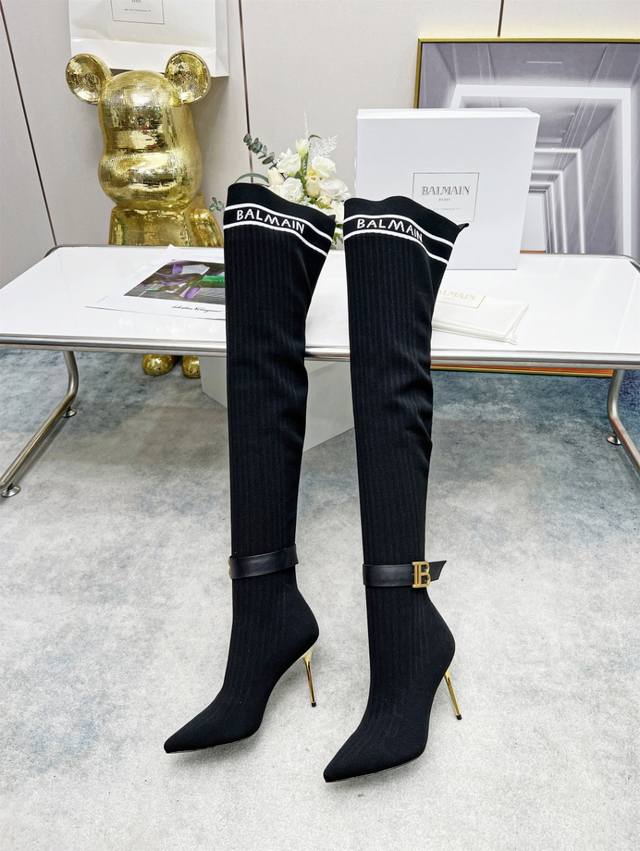 出厂价 Balmain 巴尔曼 Fw 秋冬新款针织靴！ 海外订购原版，1:1完美复刻！ 鞋面：原版定制飞织鞋面 内里..垫脚：牛皮里 跟高：9.5Cm Size