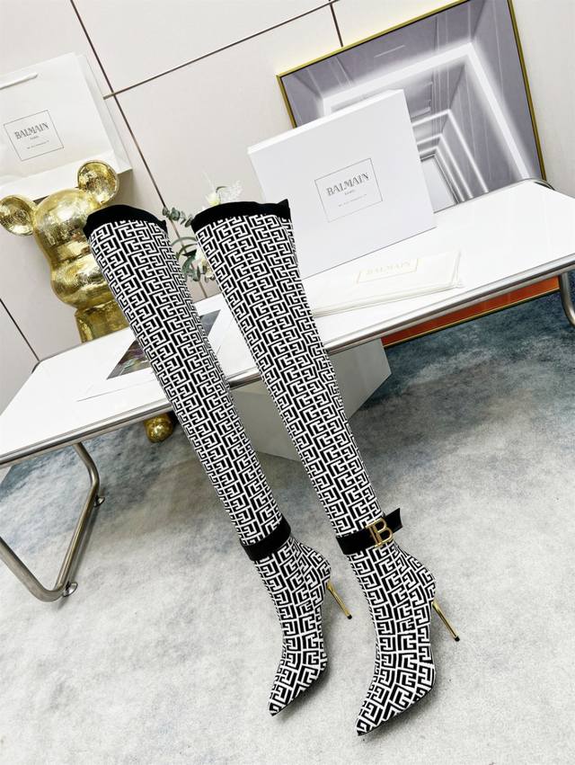 出厂价 Balmain 巴尔曼 Fw 秋冬新款针织靴！ 海外订购原版，1:1完美复刻！ 鞋面：原版定制飞织鞋面 内里..垫脚：牛皮里 跟高：9.5Cm Size
