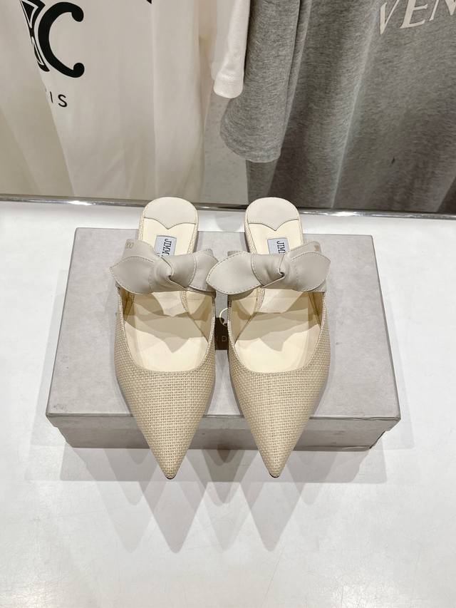高版本出厂 Jimmy Choo*｜Jc 吉米周 Ss新款简约尖头平底单鞋 原版套楦，完美的线条，简约大气上脚显气质粗跟舒适百搭，还能拉长双腿显高显瘦显腿长，J
