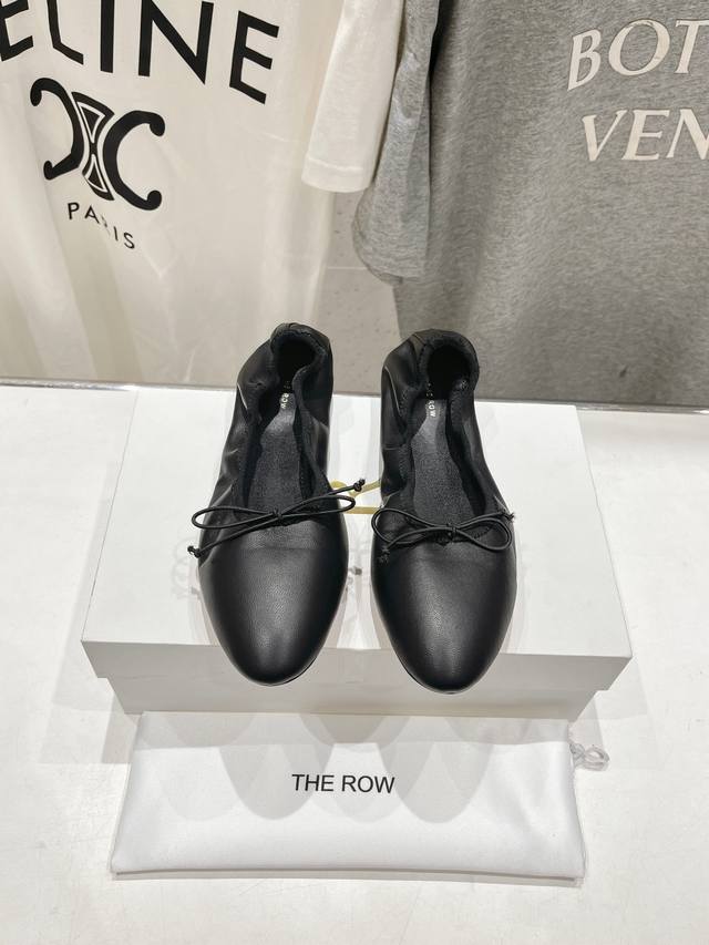 高版本出厂 The Row Ss秋冬爆款平底玛丽珍单鞋 非常舒服的平底鞋，极简设计理念，版型显瘦好穿颜值与实用性并存 鞋面：进口小羊皮 内里：山羊皮内里 大底：
