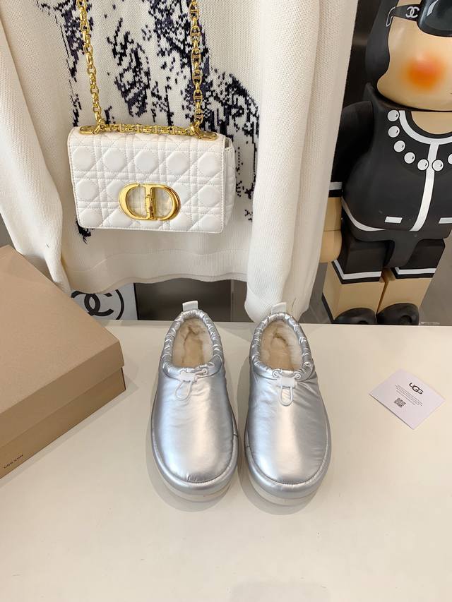 代购级 Ugg F22经典麦克斯羽绒雪地靴 小号款 W Classic Maxi Short 舒适休闲，简洁时尚。原版购入，完美复刻。 Mslv面料 10毫米u