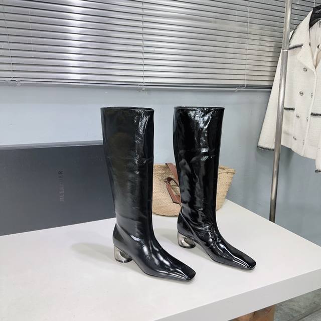 高品质出厂 ！小众潮牌顶级品质！Jilsander 吉尔桑达24Ss秋冬超火小方头金属跟骑士靴长筒靴！简约大气款！ 上身无敌修饰腿型！真的帅bao了！！上脚巨显