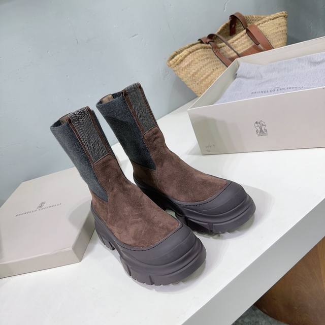 高品质出厂 ！顶级品质！Brunello Cucinelli Bc Ss秋冬松糕厚底袜筒短靴、马丁靴系列新品！ 强推 显高又显腿的绝绝子短靴～～ 低调优雅的穿搭