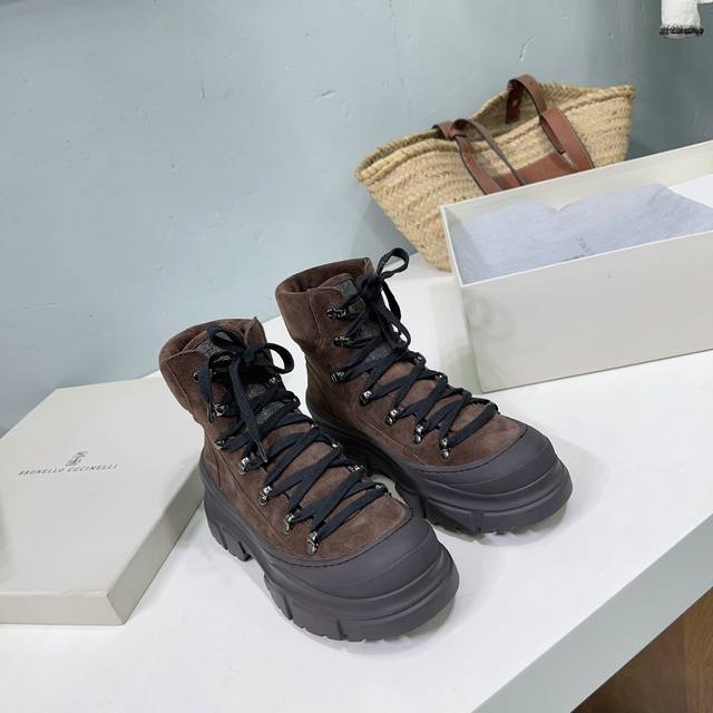 高品质出厂 ！顶级品质！Brunello Cucinelli Bc Ss秋冬松糕厚底袜筒短靴、马丁靴系列新品！ 强推 显高又显腿的绝绝子短靴～～ 低调优雅的穿搭