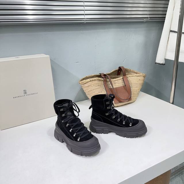 高品质出厂 ！顶级品质！Brunello Cucinelli Bc Ss秋冬松糕厚底袜筒短靴、马丁靴系列新品！ 强推 显高又显腿的绝绝子短靴～～ 低调优雅的穿搭