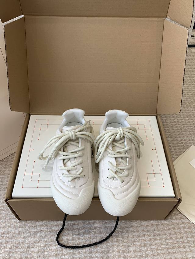 女款 男款 官网同步飞机盒包装 Alexander Mcqueen 亚历山大 麦昆 24Ss 秋冬最新 Flexion系列 情侣款 复古 休闲 运动鞋 原版购入
