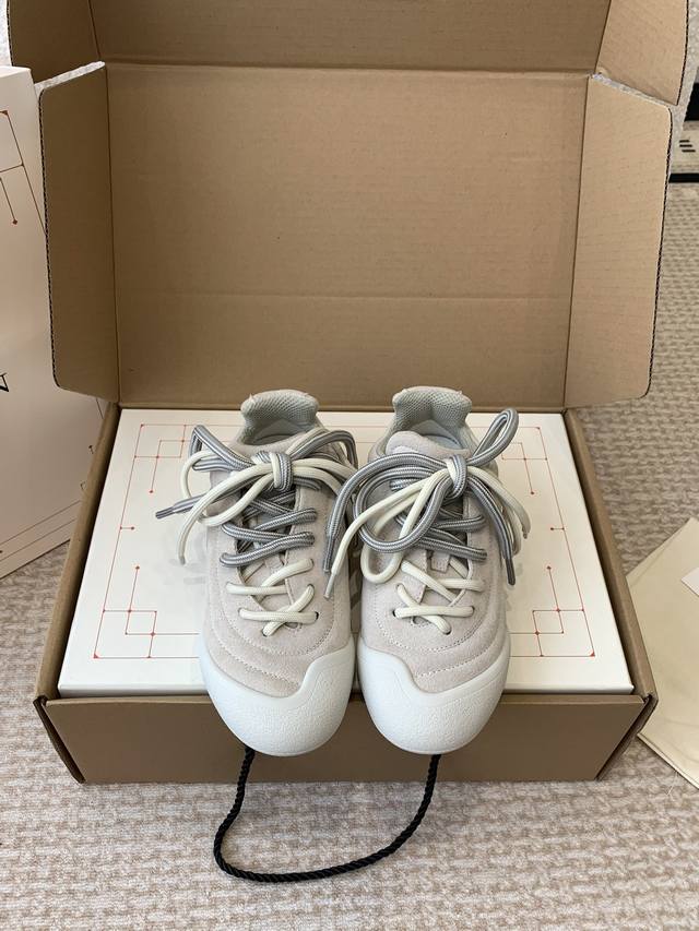 女款 男款 官网同步飞机盒包装 Alexander Mcqueen 亚历山大 麦昆 24Ss 秋冬最新 Flexion系列 情侣款 复古 休闲 运动鞋 原版购入