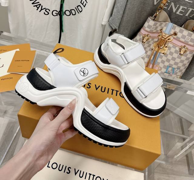 出厂价 顶级 路易威登 Louis Vuitton 驴牌lv Archlight 春夏凉鞋爱了爱了增高又显瘦，上脚超酷，至少增高5Cm 黑白配色又特别百搭，搭配
