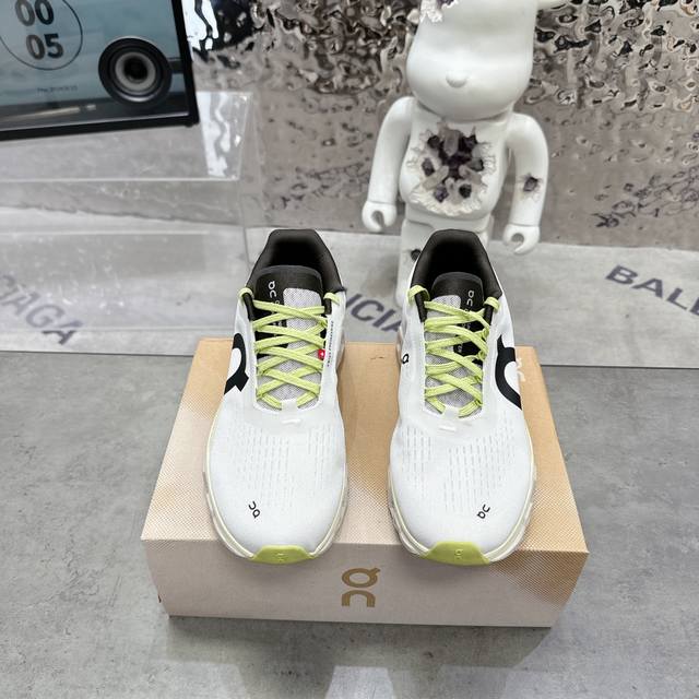 On昂跑 Cloudmonster 2 春夏新品怪兽鞋男款轻量缓震跑鞋 36-47