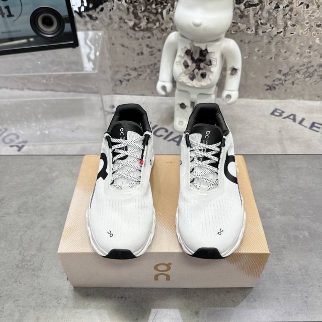 On昂跑 Cloudmonster 2 春夏新品怪兽鞋男款轻量缓震跑鞋 36-47