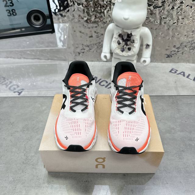 On昂跑 Cloudmonster 2 春夏新品怪兽鞋男款轻量缓震跑鞋 36-47