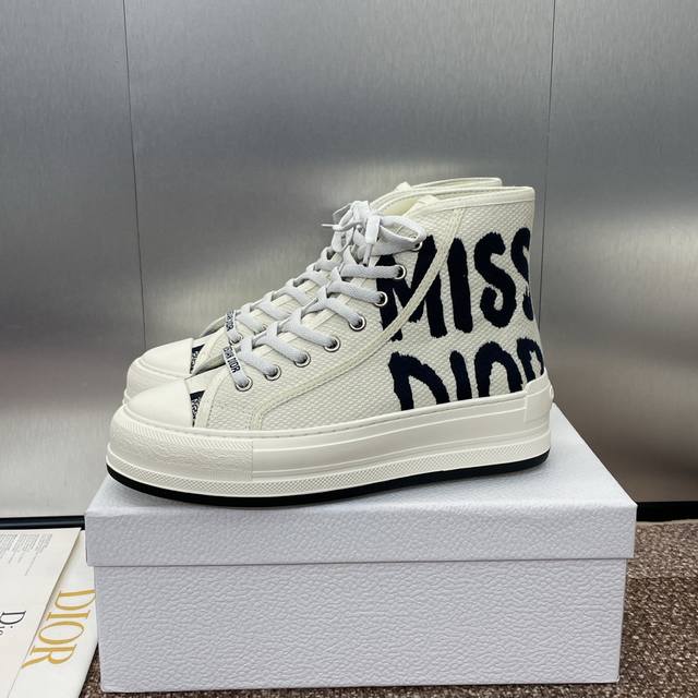 工厂价 Dior 迪奥 早春最新情侣款厚底绑带高帮休闲鞋 Walk’N Dior Oblique 暗花字母logo提花刺绣图案拼色帆布运动小白鞋 市面最高版本