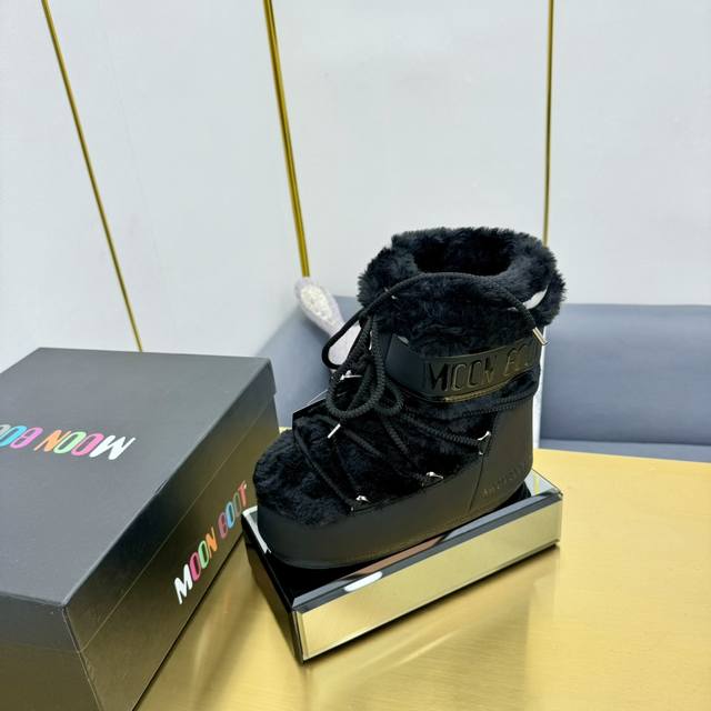 Moon Boot 24Ss 秋冬最新款雪地靴系列 丑萌雪地短靴 忘了ugg吧，时髦人都在穿moon Boot雪地靴 如果你难以接受ugg的复兴 那现在有一款更