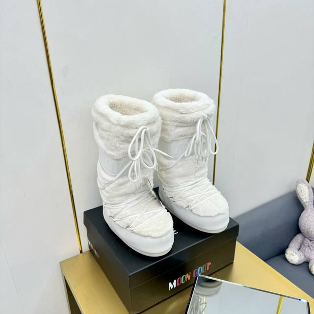 Moon Boot 24Ss 秋冬最新款雪地靴系列 丑萌雪地短靴 忘了ugg吧，时髦人都在穿moon Boot雪地靴 如果你难以接受ugg的复兴 那现在有一款更