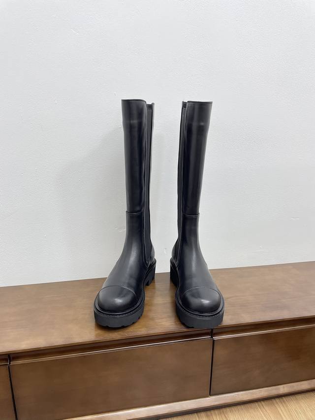顶级版本小香早秋新款厚底圆头切尔西不过膝长靴 小红书力推款，怎么搭配都好看，时髦精必备，香奈儿女士钟爱简约又难以抗拒系搭配展现与众不同的穿搭风格、自由混搭闪耀到