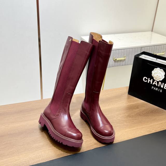 顶级版本 Chanel 香奈儿秋冬新款短靴 长靴 高筒靴 厚底马丁靴 机车靴，切尔西一脚蹬短靴 买原版到开发出货 历时两个月 精心一比一制造 靴口选用一比一弹力