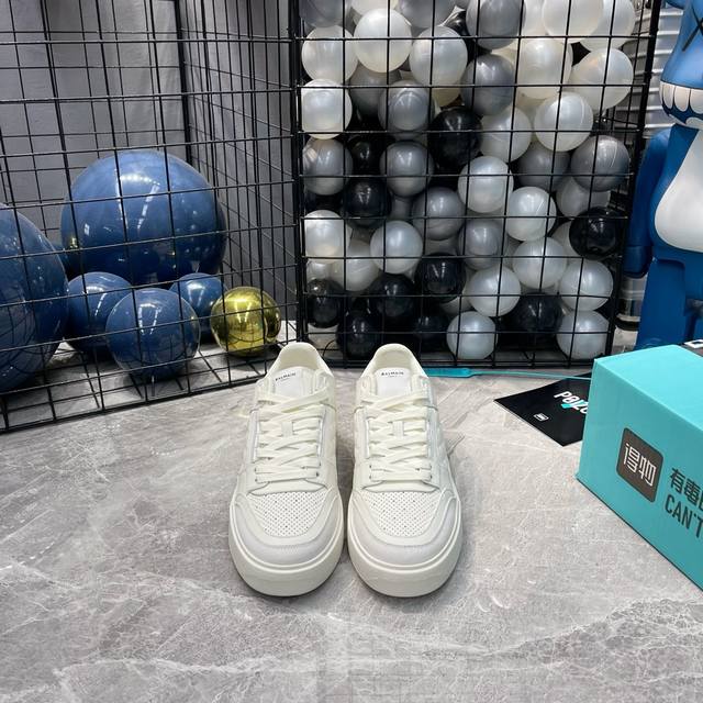 出厂 Balmain 巴尔曼男士休闲鞋：原单品质，鞋面进口牛皮，内里垫脚均采用进口牛皮，原版大底，舒适，轻巧，配码39-44， 38–45订做不退换
