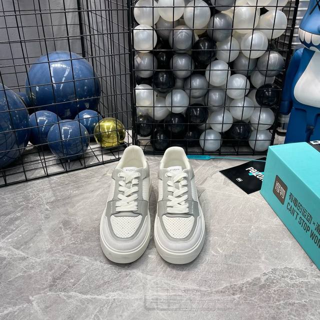 出厂 Balmain 巴尔曼男士休闲鞋：原单品质，鞋面进口牛皮，内里垫脚均采用进口牛皮，原版大底，舒适，轻巧，配码39-44， 38–45订做不退换