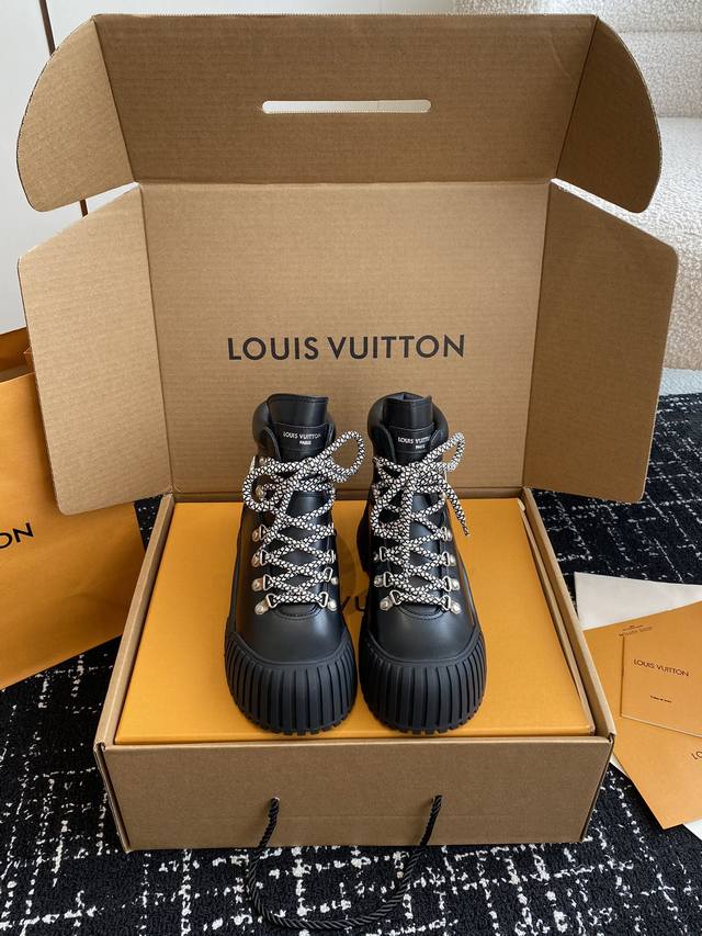 代购级 Louis Vuitt Fw24 New Arrival～ 这款22年lv Ruby短靴今年全新升级 Hk海港城购入正品#13 拆解复刻 所有材质都是对