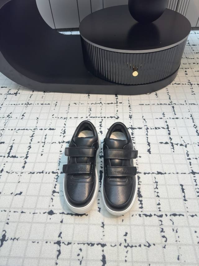 Acne Studio*S 24 Ss专柜最新厚底休闲魔术贴笑脸小白鞋 如果你穿腻了celine厚底 那一点要试试acne的这款厚底！！太好穿 太轻便了！厚底6
