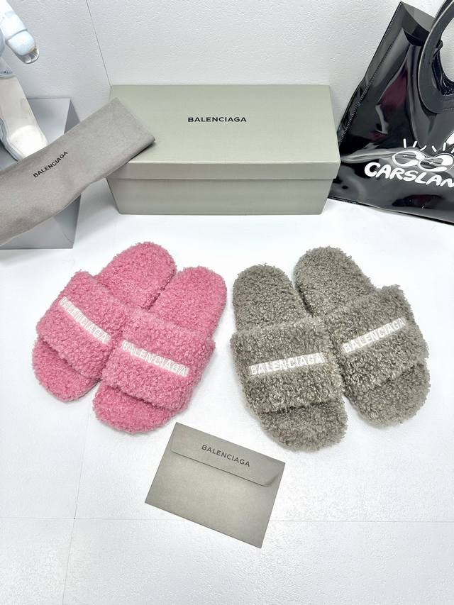 独家发售 S 巴黎世家秋冬潮品 羊羔毛毛拖 ！ Balenciaga Political Campaign 徽标刺绣！ 欧美名媛 明星 网红girl 大爱款 精
