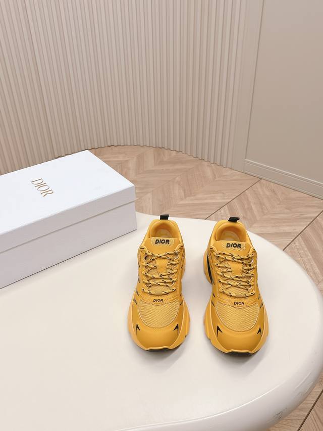 出厂 ，情侣款 迪奥 Dior 新款休闲运动鞋跑鞋老爹鞋 真的酷毙了，未来感十足原版完美复刻！全对版材质 模具！女码35-40，男码38-44