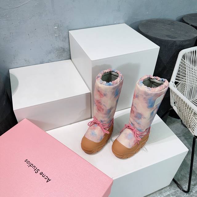 高品质出厂矮 ！高 ！顶级品质acne Studios 24Ss秋冬爆款雪地靴系列 圆头厚底笑脸雪地短靴 冬日吸睛神器胖乎乎，软绵绵的，简直可爱到靴筒收口设计，