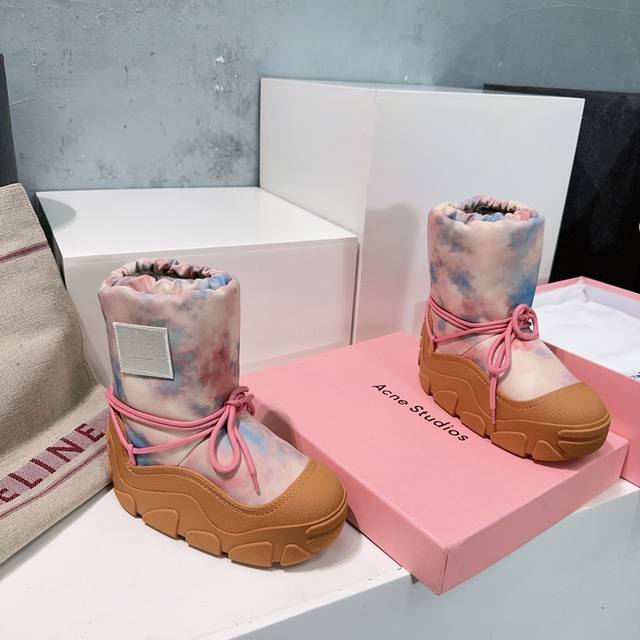 高品质出厂矮 ！高 ！顶级品质acne Studios 24Ss秋冬爆款雪地靴系列 圆头厚底笑脸雪地短靴 冬日吸睛神器胖乎乎，软绵绵的，简直可爱到靴筒收口设计，