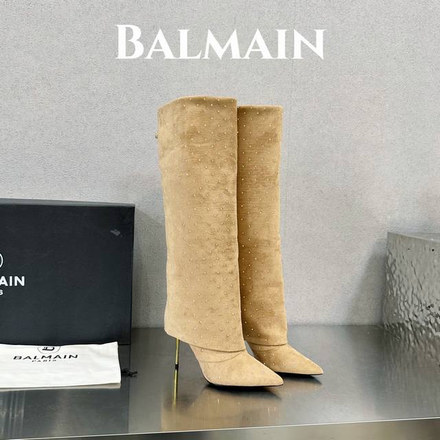 出厂价带钻 羊猄470 Blamain 巴尔曼 独家首发 巴尔曼 秋冬季新款 绒面革水晶靴子 Balmain是一个非常全面之尊贵时尚生活品牌 香港，美国，等大时