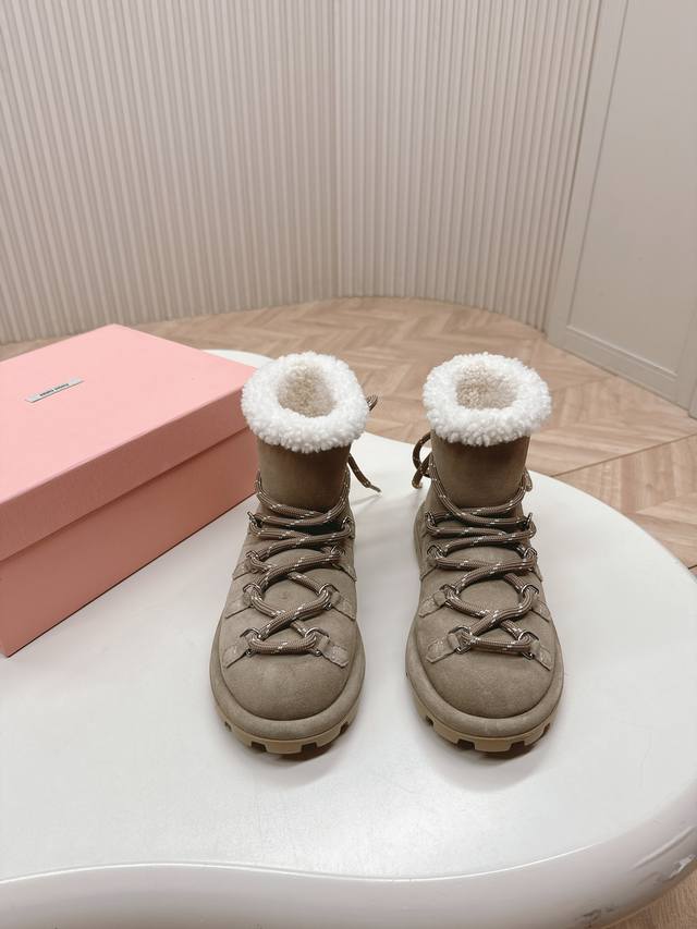 Miumiu缪缪 24最新羊毛靴雪地靴 Ss羊毛雪地靴滑雪靴系列，系带松紧 轻奢的内蕴品质，自带温暖的腔调，材穿着舒服，爱不释手，高颜值高品质防水防滑巨保暖，鞋
