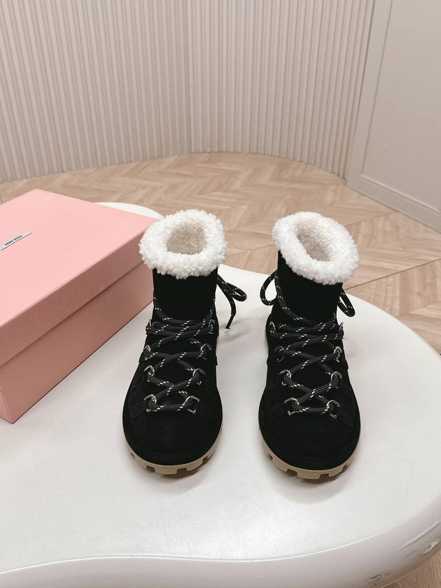 Miumiu缪缪 24最新羊毛靴雪地靴 Ss羊毛雪地靴滑雪靴系列，系带松紧 轻奢的内蕴品质，自带温暖的腔调，材穿着舒服，爱不释手，高颜值高品质防水防滑巨保暖，鞋