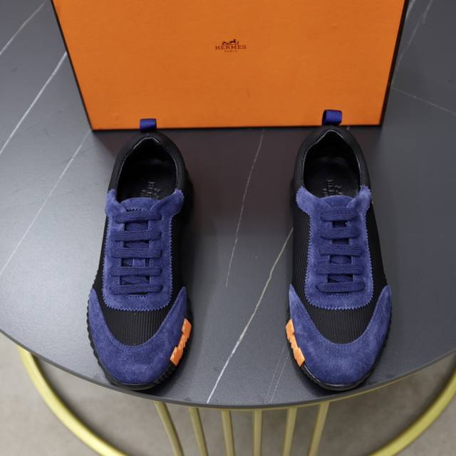 出厂价： 原单品质情侣 Hermes 顶级版本# 爱马仕h家经典情侣款 休闲运动鞋 情侣款休闲之履运动老爹鞋结合高科技帆布与麂皮山羊皮，在橡胶鞋底上饰以夸张“H