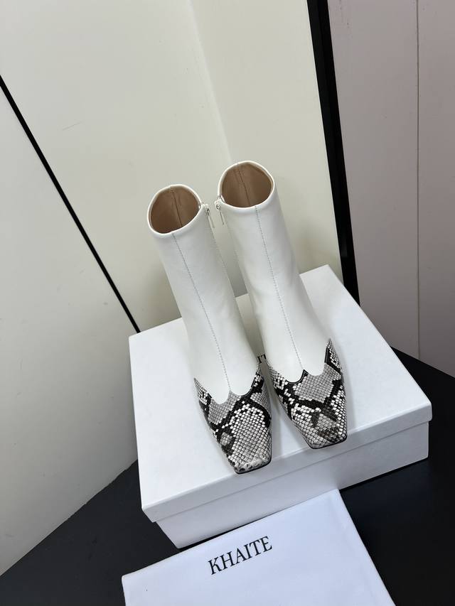 Khaite ｜秋冬新品猫跟拼色短靴 本季最佳时髦小跟靴 ～ 质感完美 线条利落 人都轻盈了不少 好像无论配什么都显得很时髦 进口小牛皮 皮子超级软 鞋子很轻走