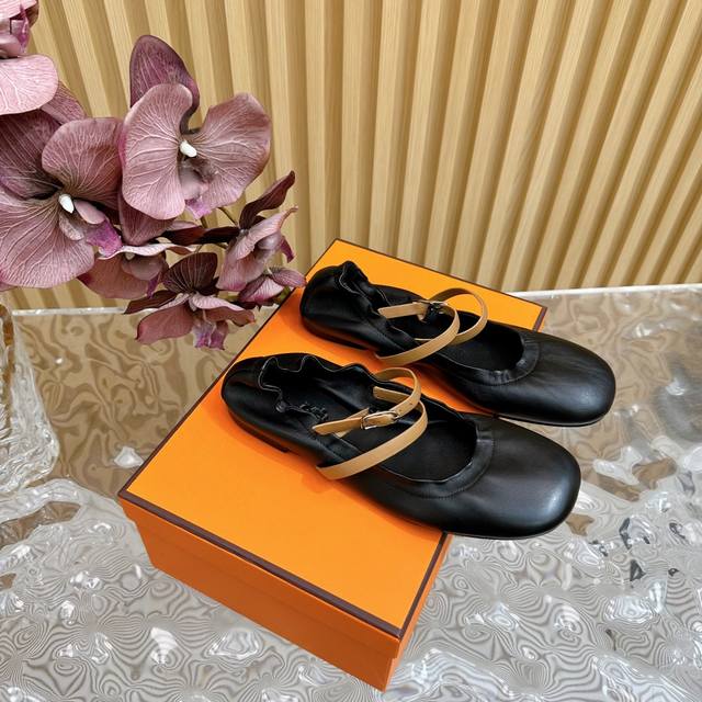 顶级版本hermes 爱马仕24S春夏 经典芭蕾舞鞋玛丽珍鞋系列 经典复古高级感单品 好穿又好搭配 上脚秀气！ 鞋面采用进口小牛皮 内里踮脚混种羊皮 意大利进口