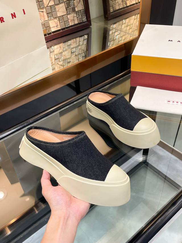 常年现货代购版跑量价皮面 Marni经典 Mona同款胖头半托厚底鞋最新彩色双盖包装 主推王炸单品 蠢萌蠢萌的一只 敲可爱又贼时髦的味道 上脚非常好看常规小白鞋