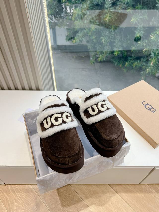 G021Ugg冬季新款女同款休闲舒适厚底圆头棉靴雪地靴棉鞋毛毛拖鞋 它的优点就是特别轻又好走路 跑步都没问题搭任何的裤子都可以 露不露可爱的毛边都好看搭配修身裤