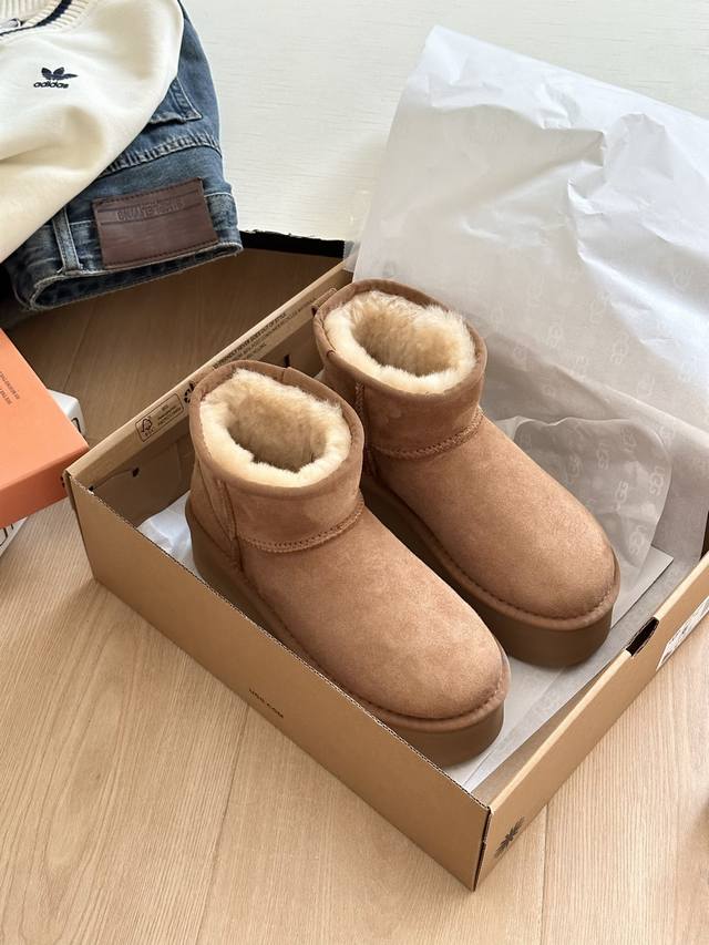 5Cm 低筒 栗色 +++Ugg.秋冬氛围感 5Cm厚底低筒 最流行的厚底元素 妥妥拉长腿型 隆丰a级皮毛一体 软糯有质感 超级喜欢 Size: 35-41