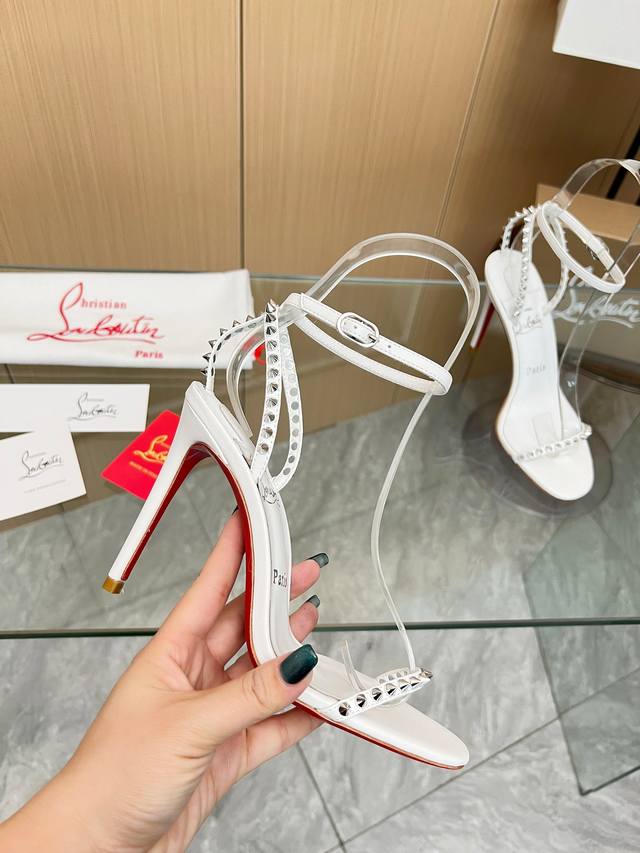 Christianlouboutin路铂廷 Cl红底鞋‖ 全球限量！来自拉斯维加斯的祝福灵感来自拉斯维加斯的炫彩霓虹 手工制作，精致工艺收藏级作品 绝对吸睛的存