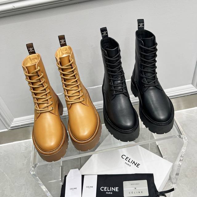 Celin*22W早秋新款短靴 最新走秀款绑带马丁靴 低调简约的机车风 上脚显瘦轻便百搭 鞋面：进口小牛皮。 内里：进口澳洲皮毛一体真羊毛 原版一比一大底配全套