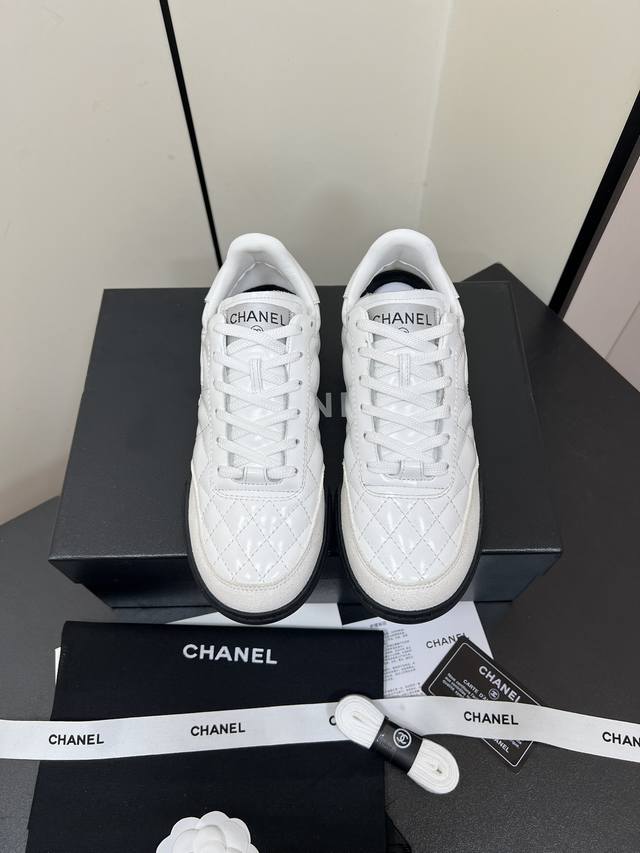 Chanel香奈儿最新款 小香 菱格纹 小羊皮 棒球鞋 网球鞋 黑白 熊猫配色 休闲 运动鞋 原版购入开发 做货 小香最新隐藏款网球鞋软菱格纹 柔软小羊皮配搭大