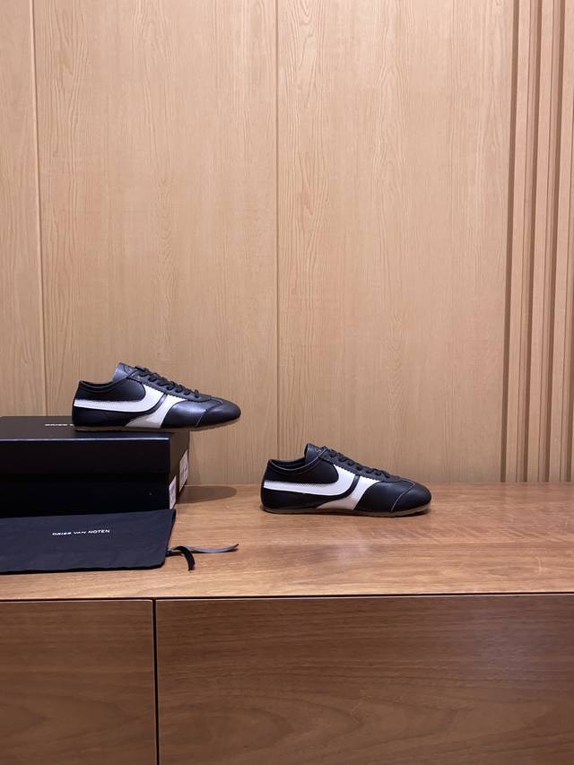 代购级小众 Dries Van Noten Dvn 复古德训鞋 Dvn的德训鞋也太美了吧 Dries 总会给我带来惊喜 Dries Van Noten 春夏系列