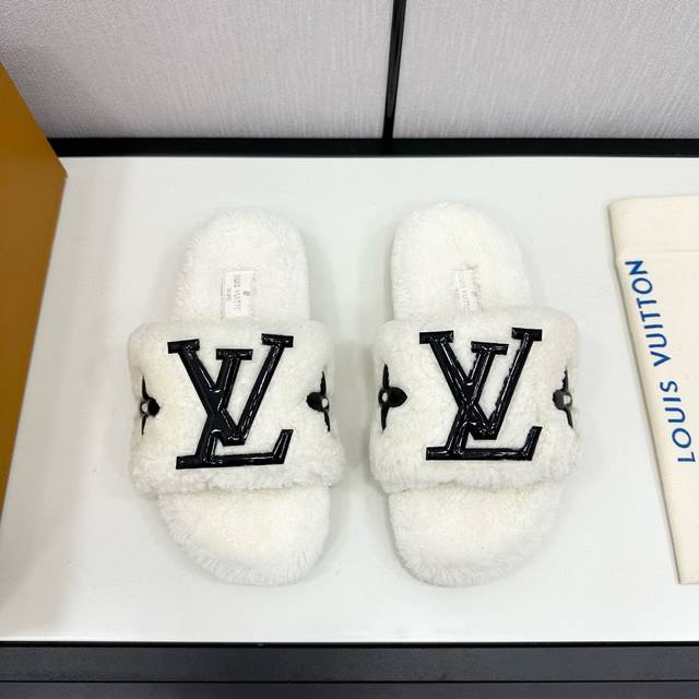 高端品质 L.最新毛毛拖滴胶logo 原版进口真皮大底 进口皮毛一体羊羔毛面料 Lv字母系车上去，非市面上贴毛可比，市面毛料很容易拔掉、质量可对比 内里 垫脚: