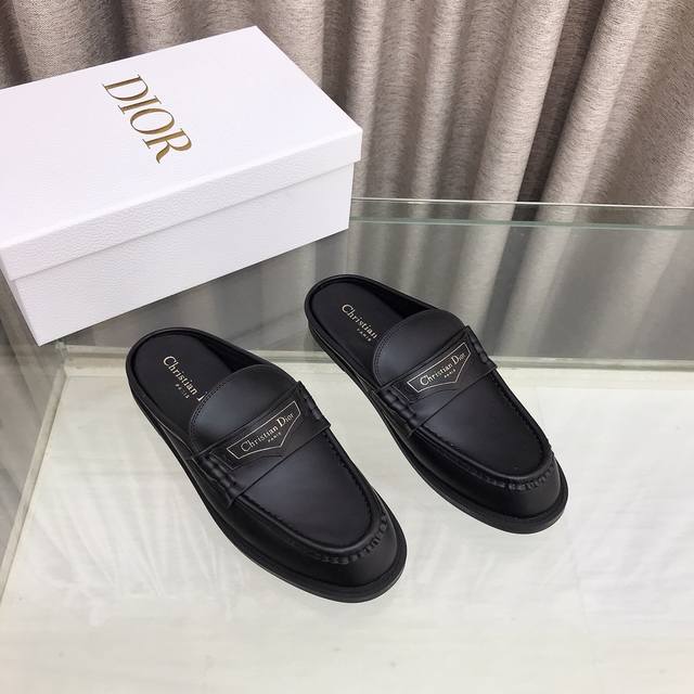 迪奥 Dior 秋冬新款 D-Boy女鞋 Cd字母logo穆勒鞋 明星同款平底圆头凉拖鞋 市场顶级版本 材质：鞋面进口开边珠小牛皮+水染牛皮内里+原版开模橡胶大