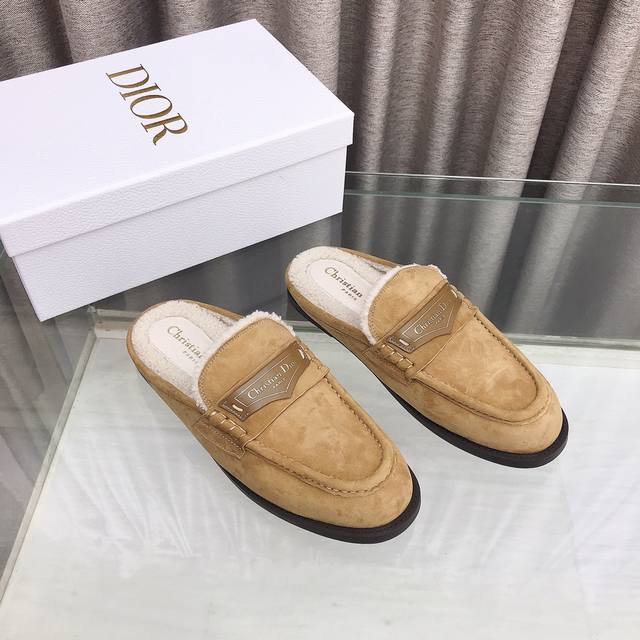 迪奥 Dior 秋冬新款 D-Boy女鞋 Cd字母logo穆勒鞋 明星同款平底圆头居家毛毛拖鞋 市场顶级版本 材质：鞋面进口牛麂皮+100%羊羔毛内里+原版开模