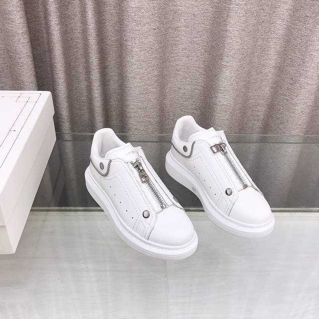 麦昆alexander Mcqueen 拉链尾 混种羊皮内里 女码 男码 顶级牛皮内里 女码 男码 为小白鞋疯狂打call 超过150种版面，做市场最顶级的质量