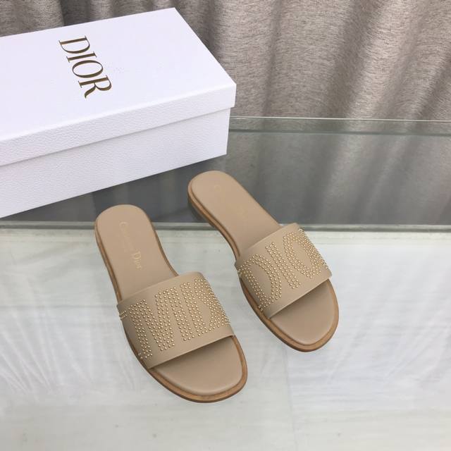 Dior 迪奥 春夏新款miss Dior平底一字拖拼色女鞋，Cd字母logo立体手工铆钉工艺凉鞋，原版开发市面顶级版本 鞋面：进口牛皮面+铆钉 内里：水染牛皮