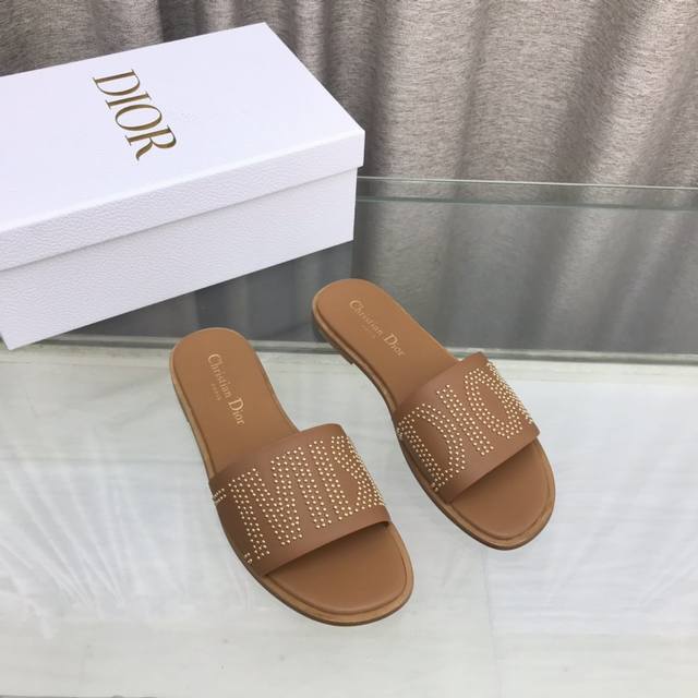 Dior 迪奥 春夏新款miss Dior平底一字拖拼色女鞋，Cd字母logo立体手工铆钉工艺凉鞋，原版开发市面顶级版本 鞋面：进口牛皮面+铆钉 内里：水染牛皮