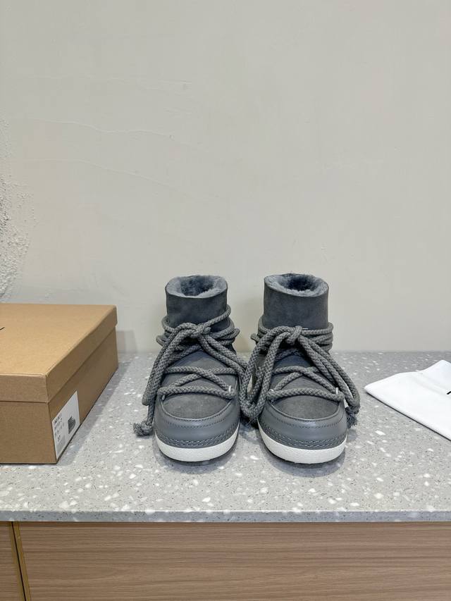 Inuikii 来自瑞士的寒冷之美 皮毛一体防滑增高雪地靴 北欧爆单品，Ins博主疯狂大秀 全鞋采用进口牛皮 结合羊皮毛一体材质 纯手工制作皮毛一体女士雪地靴